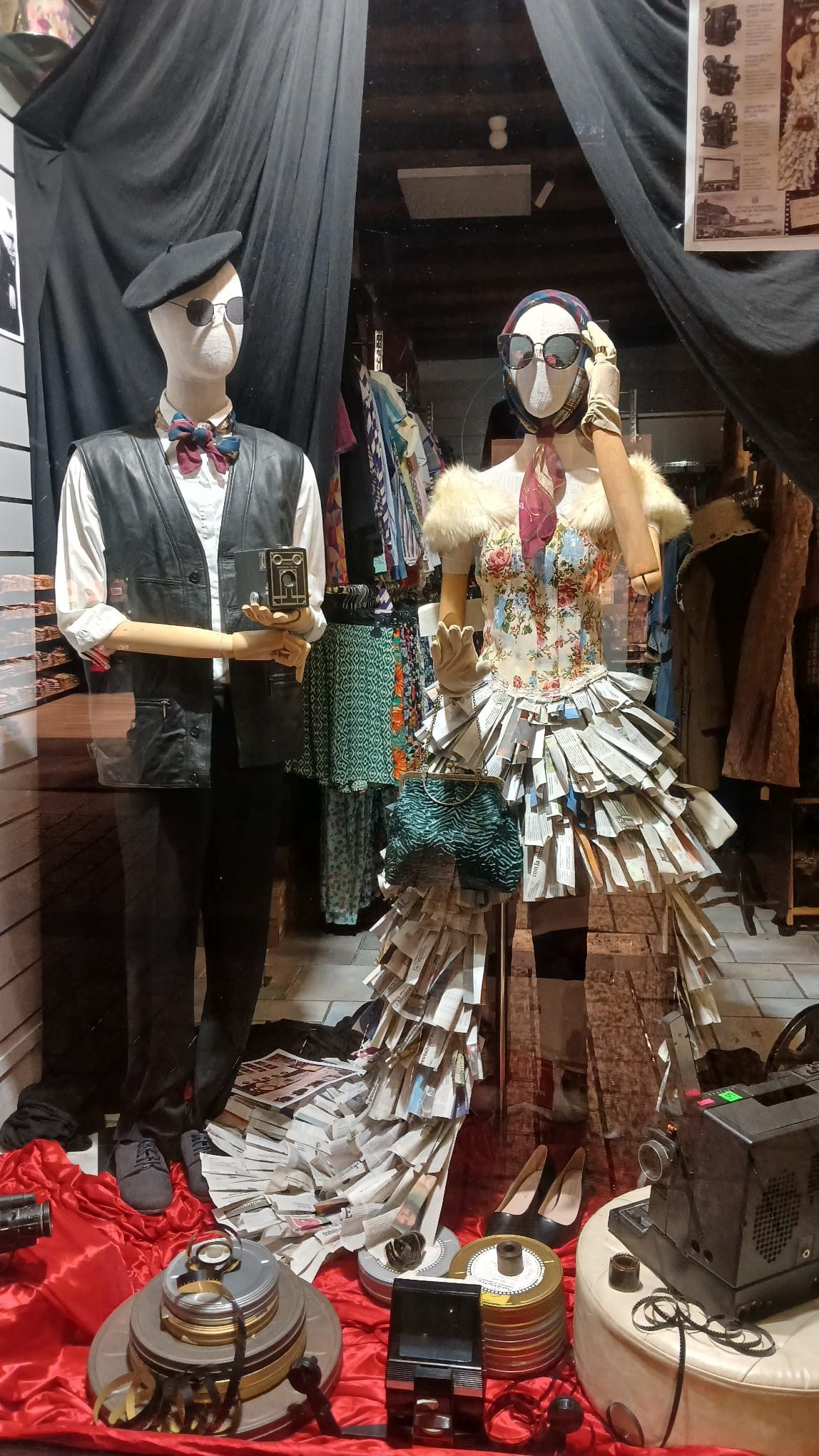 Kärlek Outlet & Vintage – Foto 2 de 3